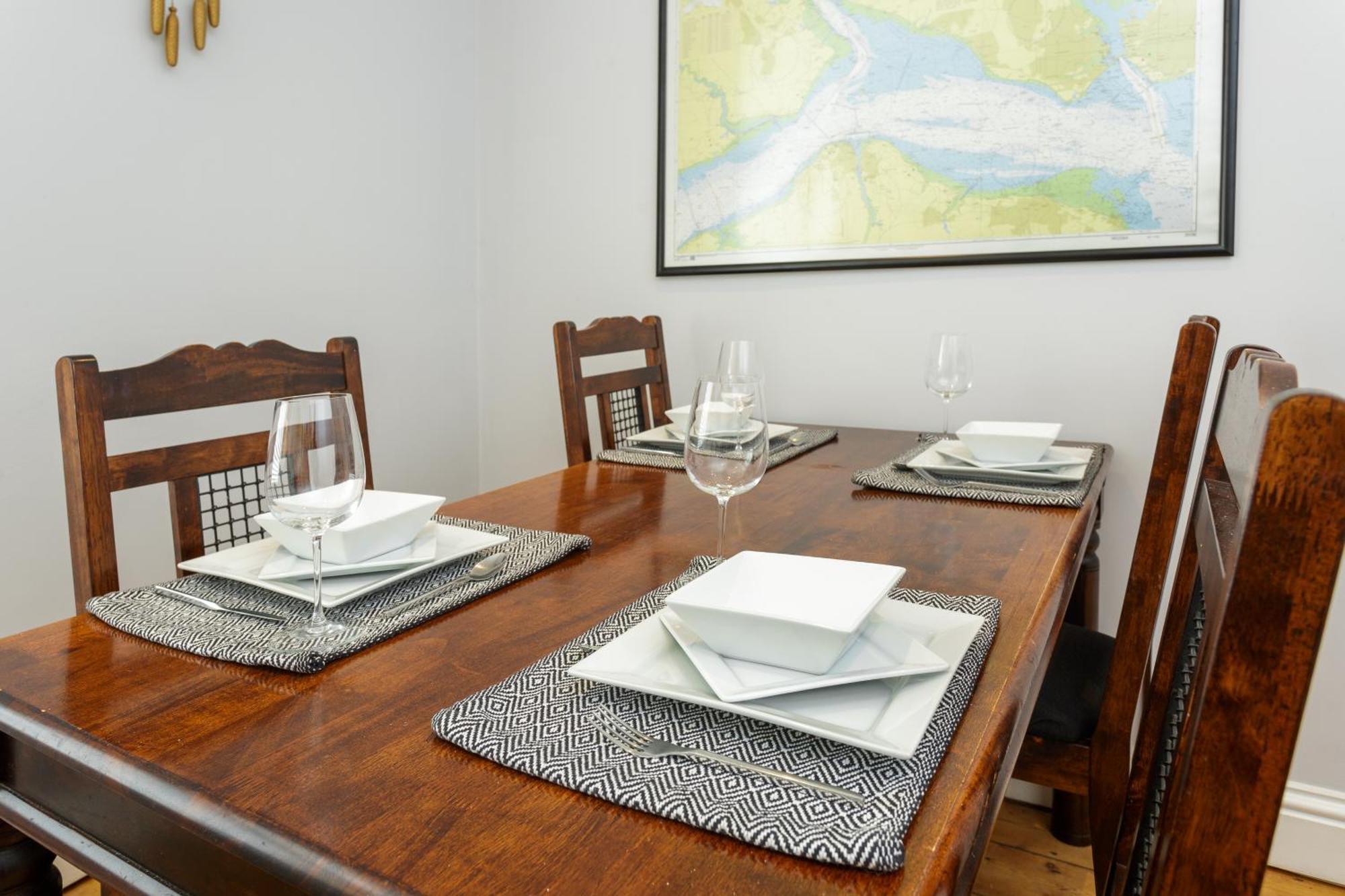 Percy Terrace - Charming 2 Bedroom Town House Holiday home Portsmouth
